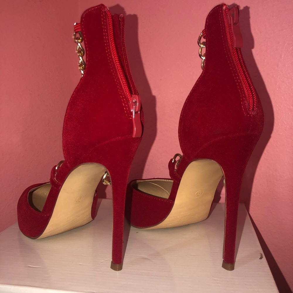 Red Pointed Heels - Picture 3 of 4